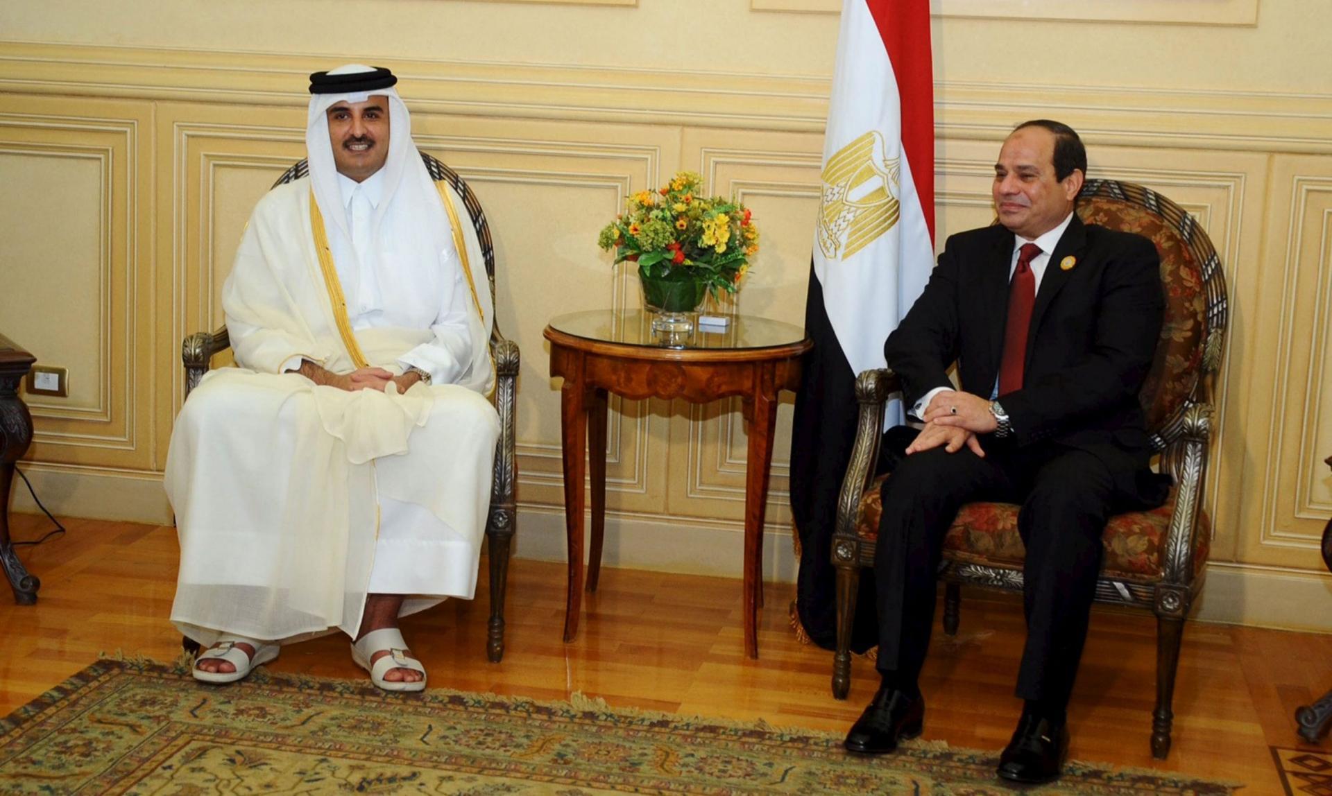 الرئيس المصري عبدالفتاح السيسي وامير قطر الشيخ تميم بن حمد ال ثاني