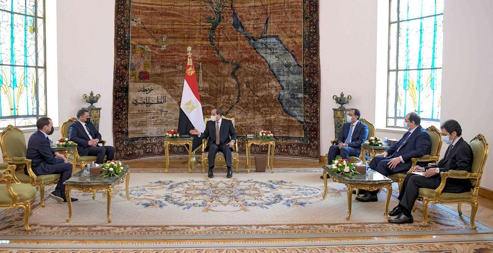 الرئيس المصري عبدالفتاح السيسي في لقاء مع رئيس الحكومة الانتقالية عبدالحميد دبيبة