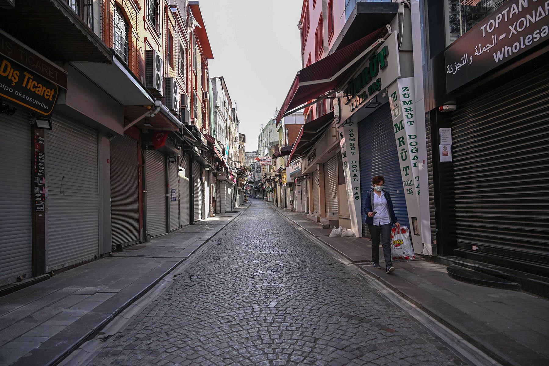 Turkey hopes lockdown rescues tourism season