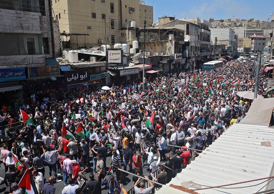 اعتداءات إسرائيل على القدس وغزة تثير غضب الشارع الأردني 