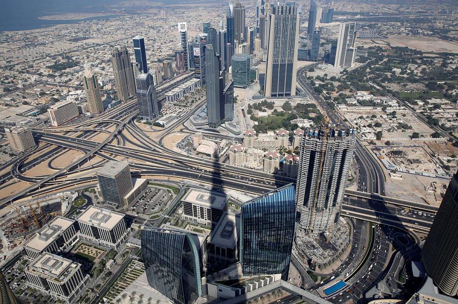 منظر جوي لدبي من برج خليفة أطول مبنى في العالم