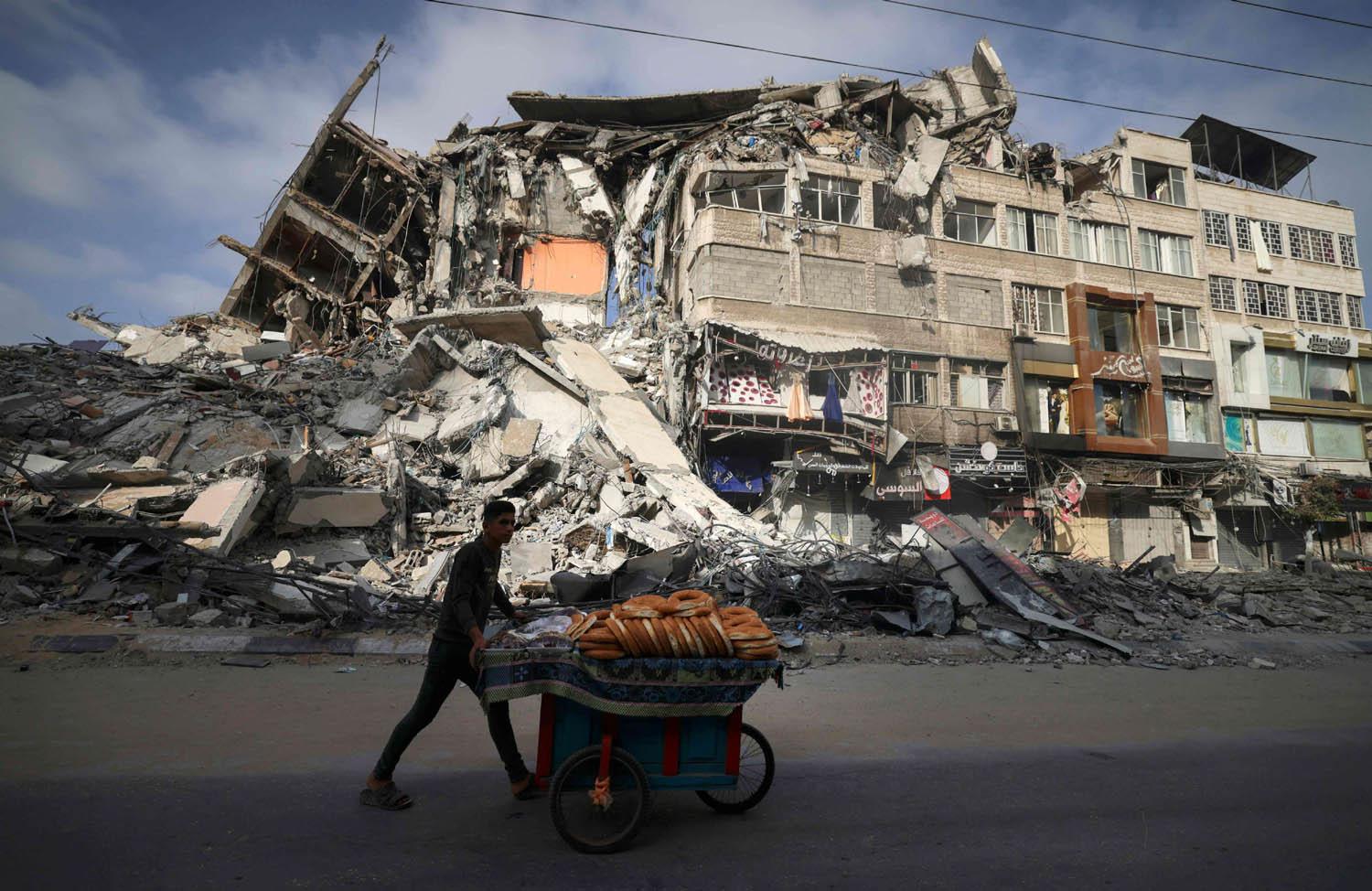 دمار في ابنية بعد قصف اسرائيلي في غزة