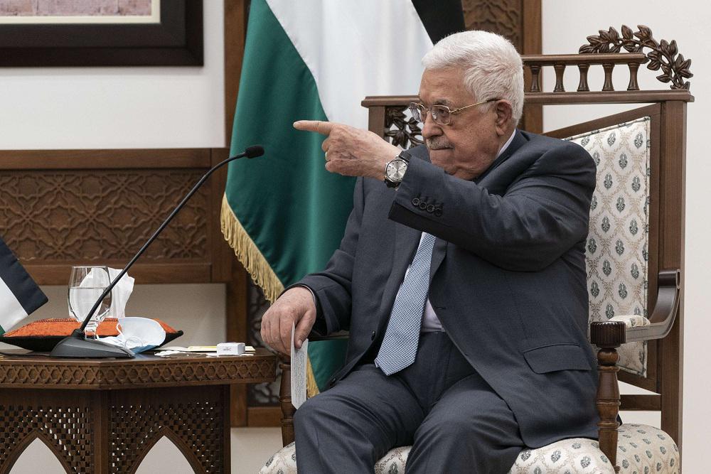 عباس يهيمن على السلطة منذ 2005
