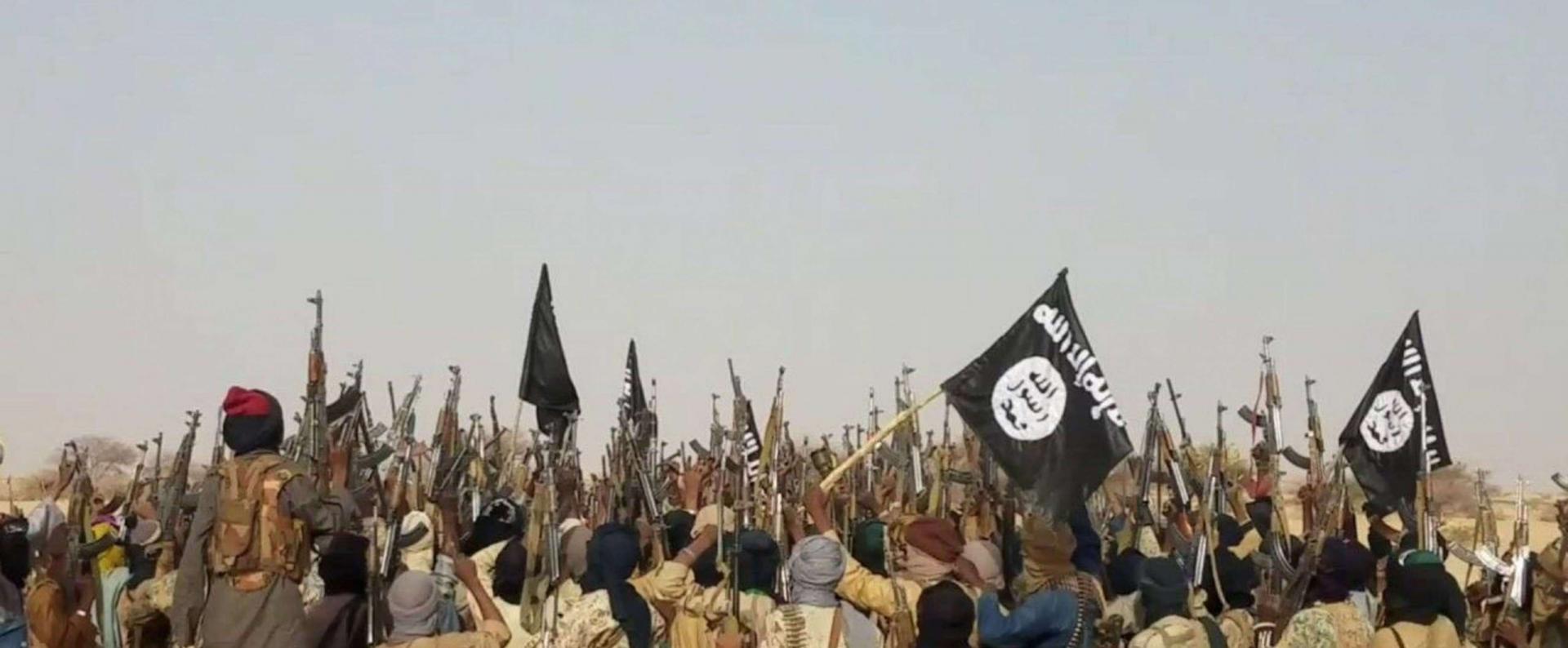 داعش افريقيا يتخلص من زعيم جماعة بوكو حرام وعشرات من قادتها بينما يعمل على استقطاب مقاتليها وعددهم بالآلاف