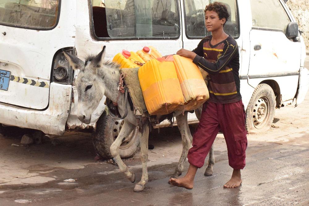 اليمن يواجه انهيارا اقتصاديا أشبه بالحاصل في لبنان