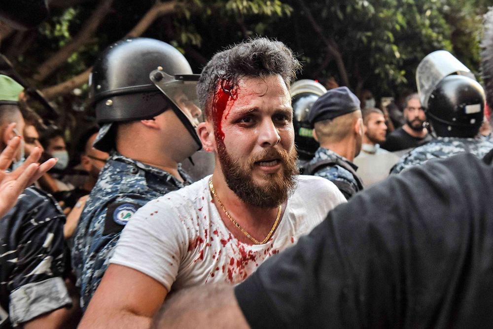 أهالي ضحايا انفجار مرفأ بيروت يخشون ضياع الحقيقة بسبب حصانة سياسيين وتدخلات سياسية في التحقيق