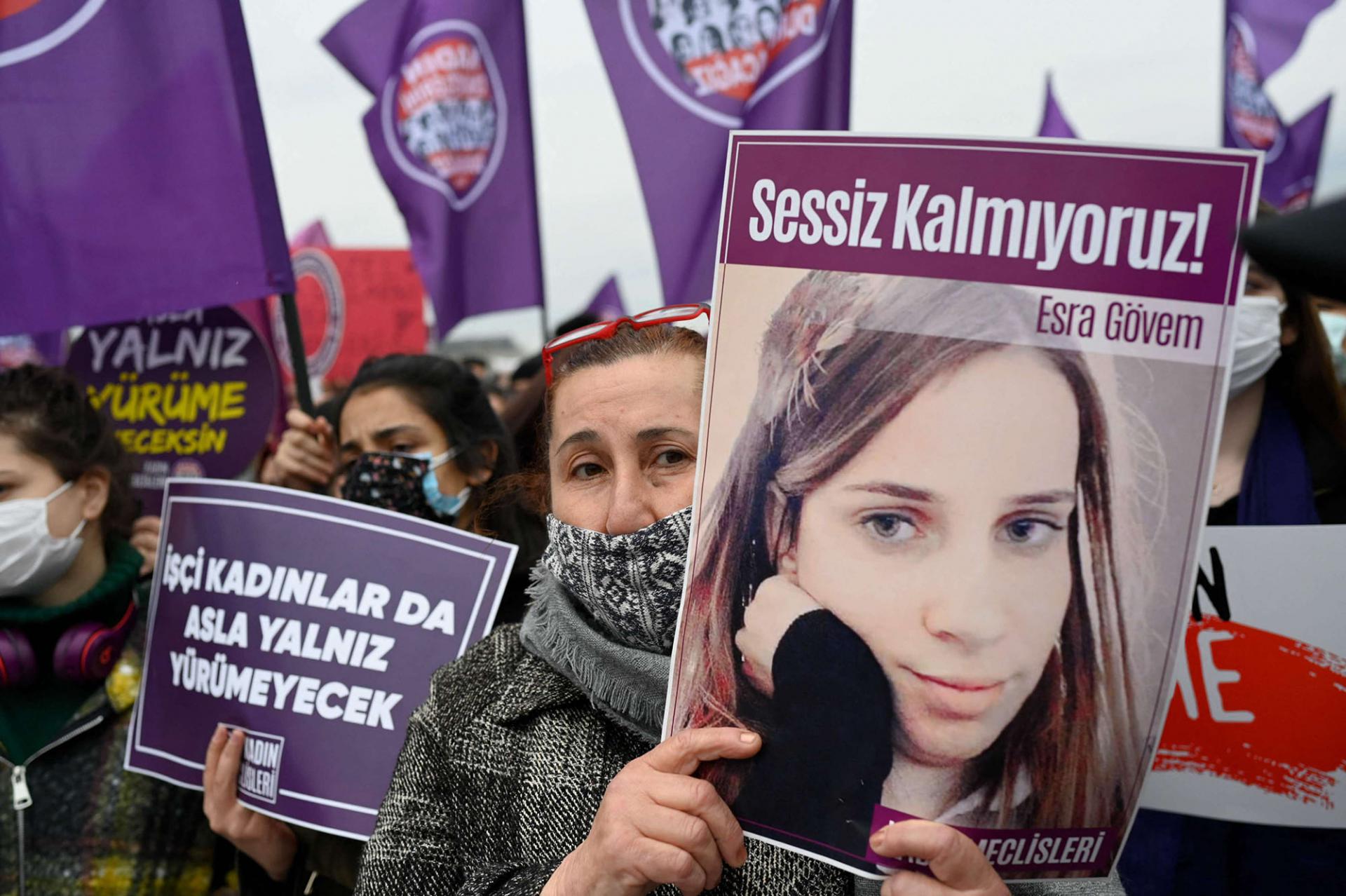 مقتل امرأة واحدة كل يوم في تركيا