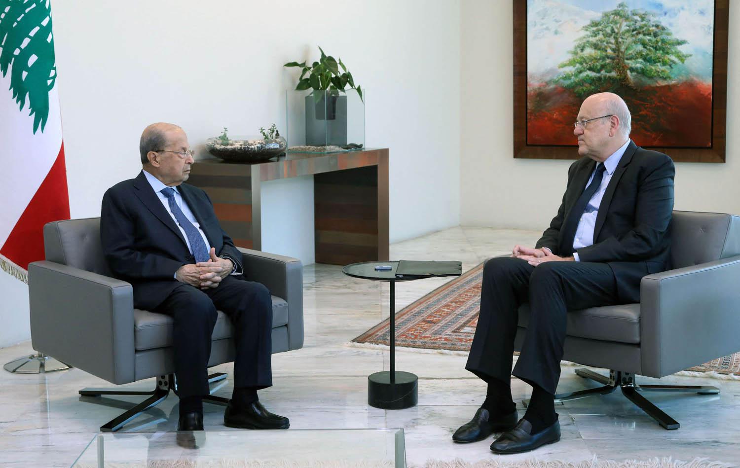 الرئيس اللبناني ميشال عون يستقبل رئيس الوزراء المكلف نجيب ميقاتي