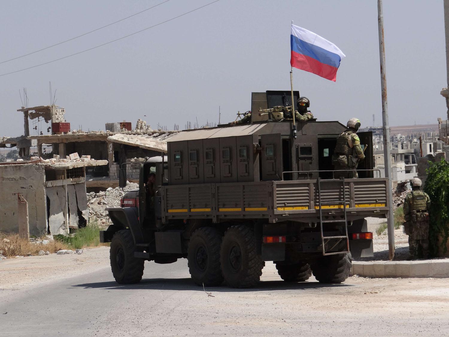 القوات الروسية تترصد إي محاولات من جماعات مسلحة مدعومة من إيران لخرق اتفاق التسوية في درعا