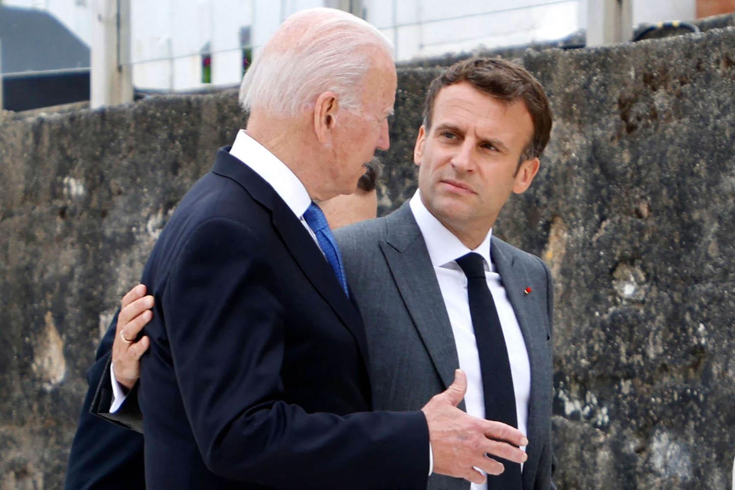 الرئيس الأميركي جو بايدن مع الرئيس الفرنسي ايمانويل ماكرون