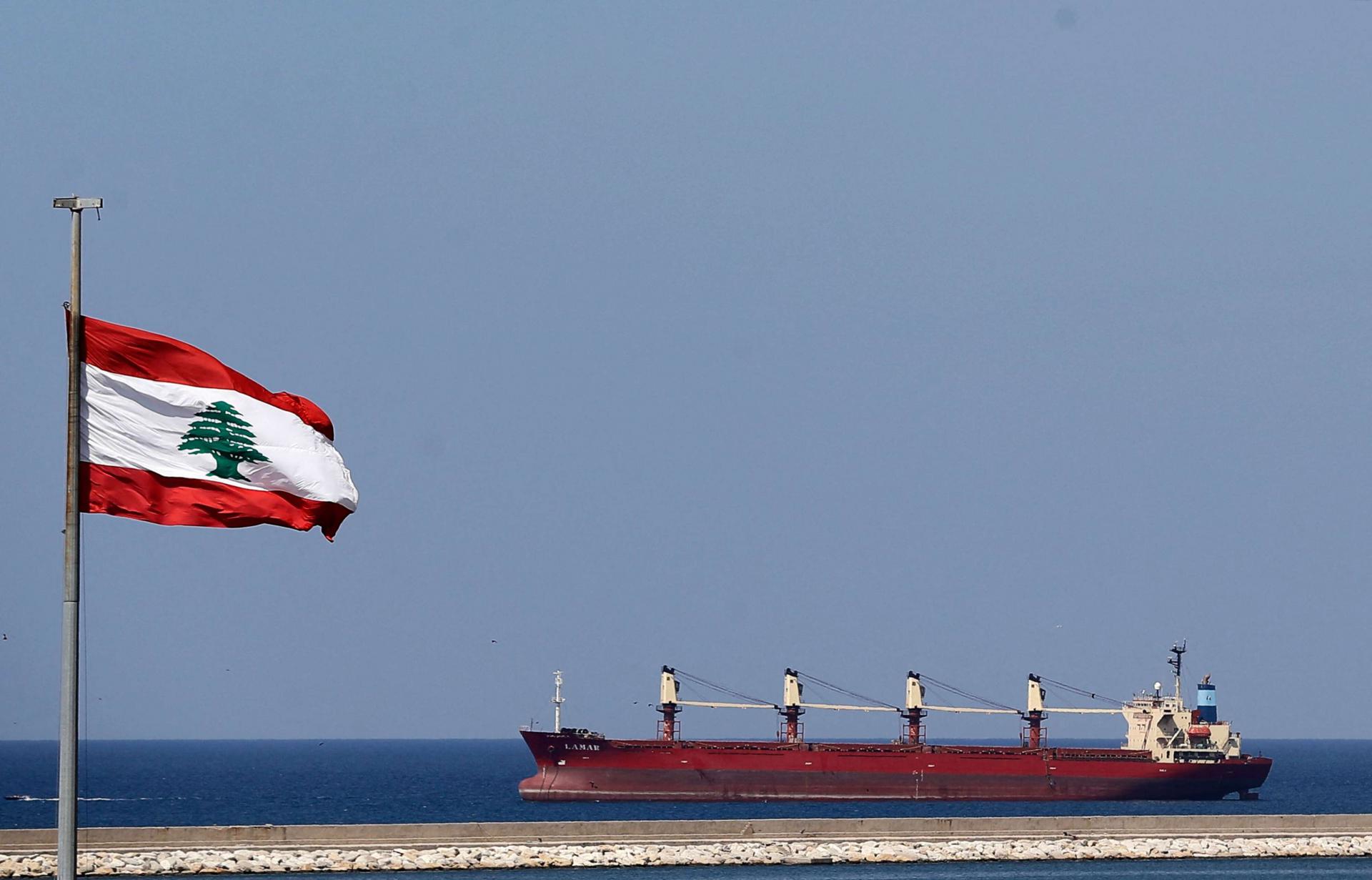 لبنان يسعى لتوريد الوقود من الخارج في مواجهة ازمة محروقات مستفحلة