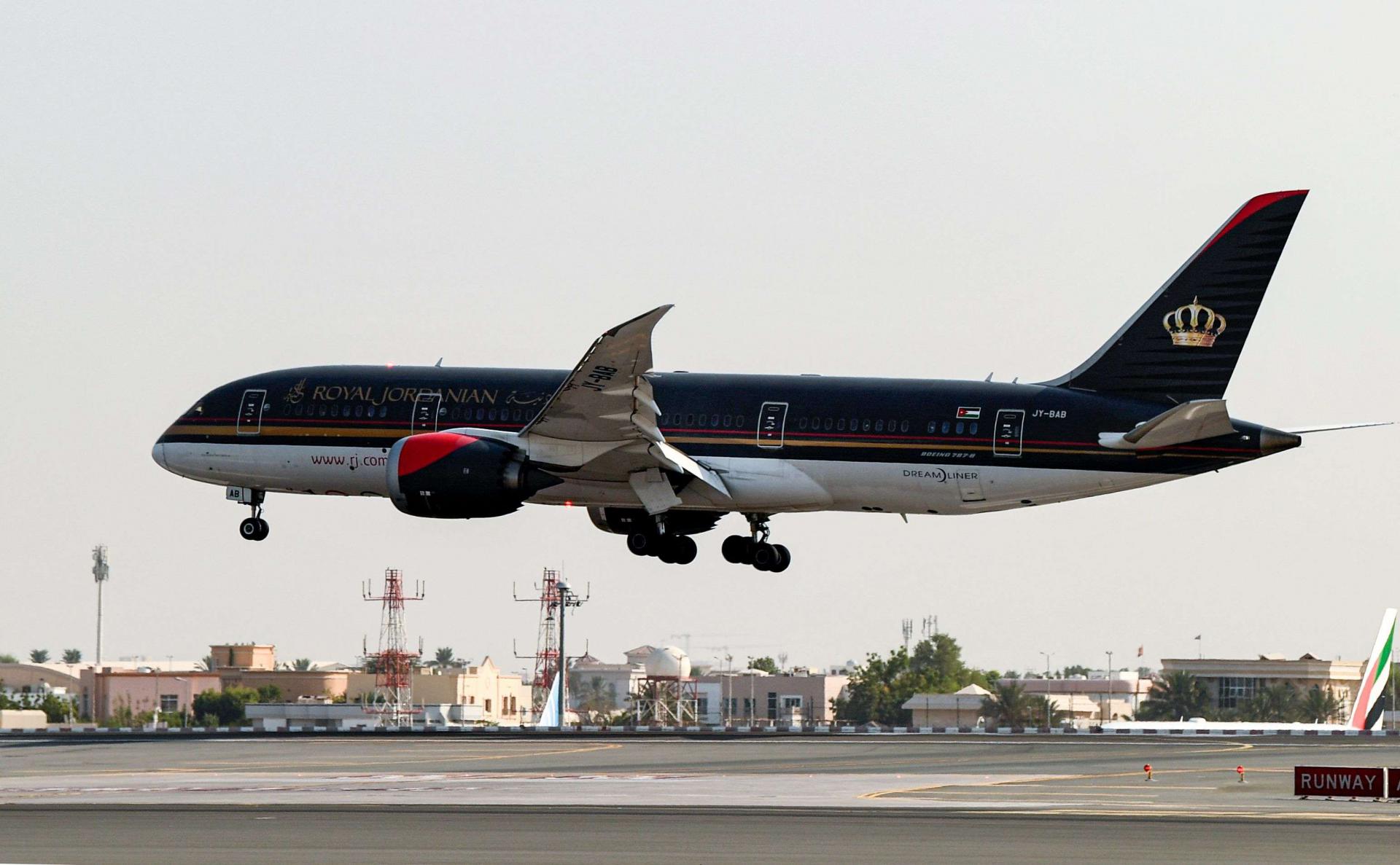 استئناف الرحلات الجوية بين عمان ودمشق يأتي بعد توقف دام 10 سنوات بسبب الحرب السورية