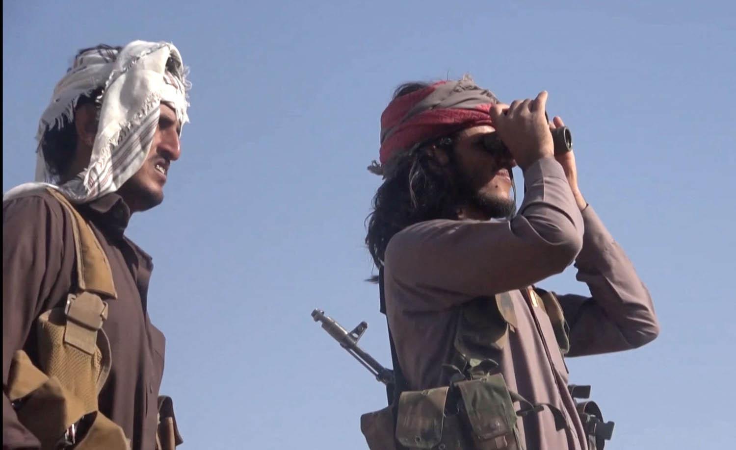 مقاتلون قبليون يمنيون يستعدون لهجوم من الحوثيين على مأرب