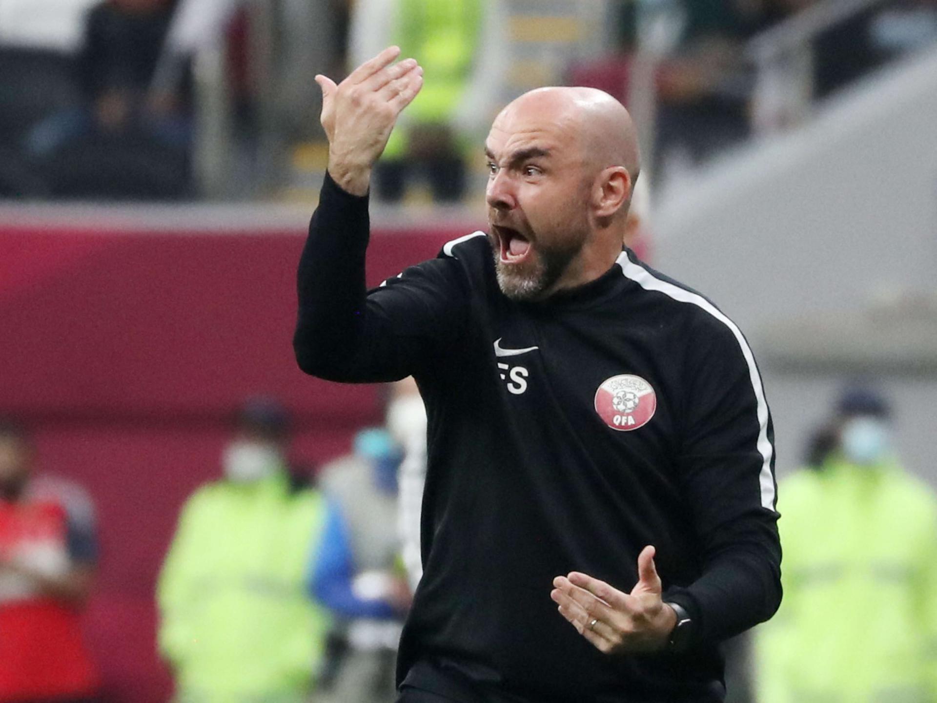 مدرب المنتخب القطري يتربص لاخطاء ضيفه الجزائري للعبور الى النهائي