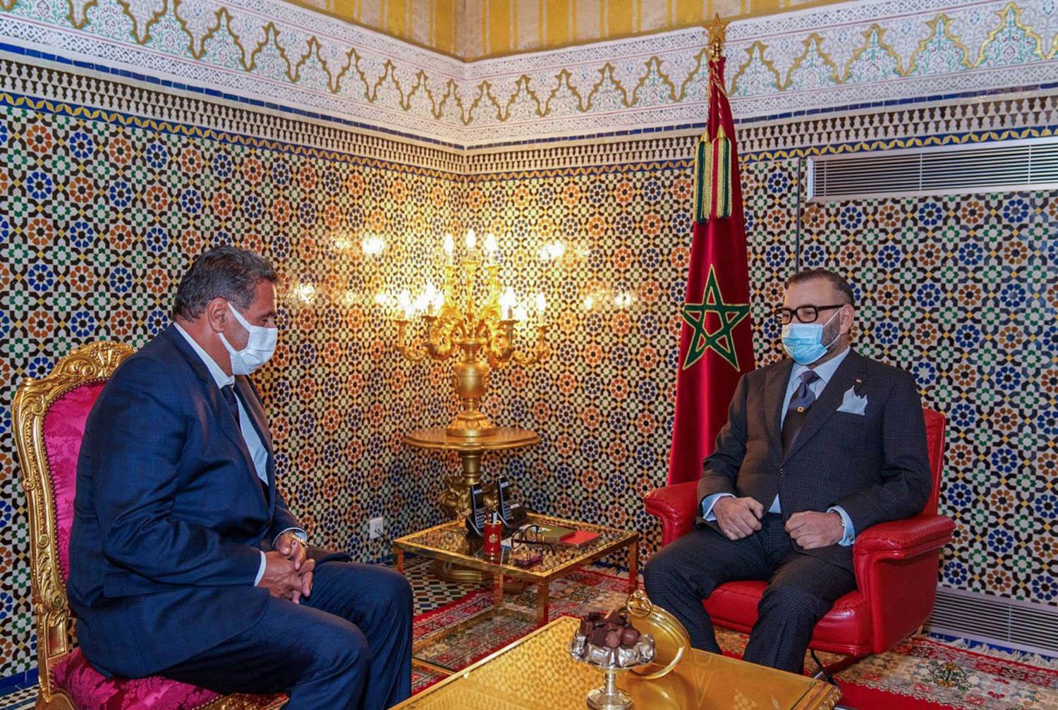 العاهل المغربي الملك محمد السادس يلتقي رئيس الحكومة عزيز أخنوش