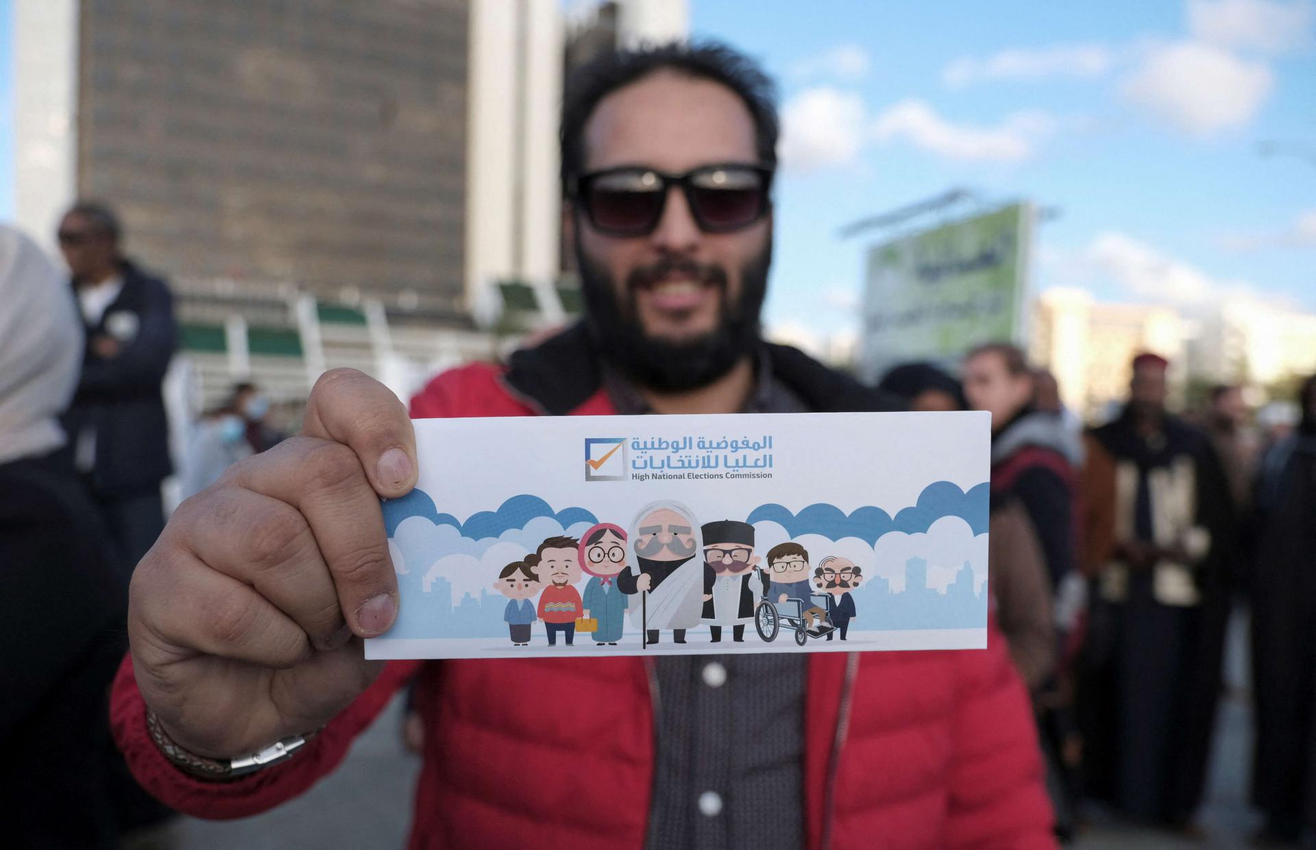 مفوضية الانتخابات تحتاج وقتا أطول لتفادي تكرار الأخطاء التي تسببت في تأجيل انتخابات 24 ديسمبر 2021