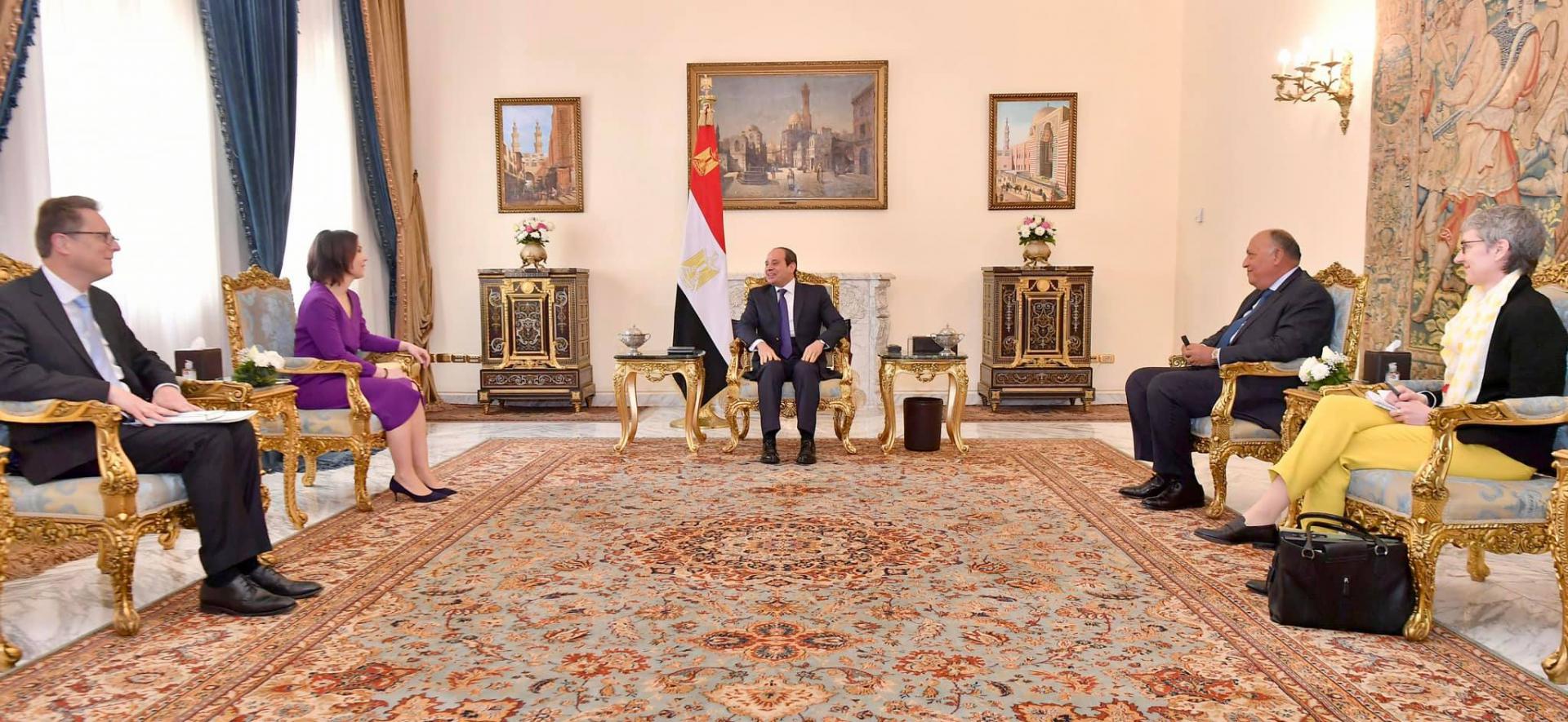 مصر تؤكد انها في تشاور مع كل الاطراف في ليبيا
