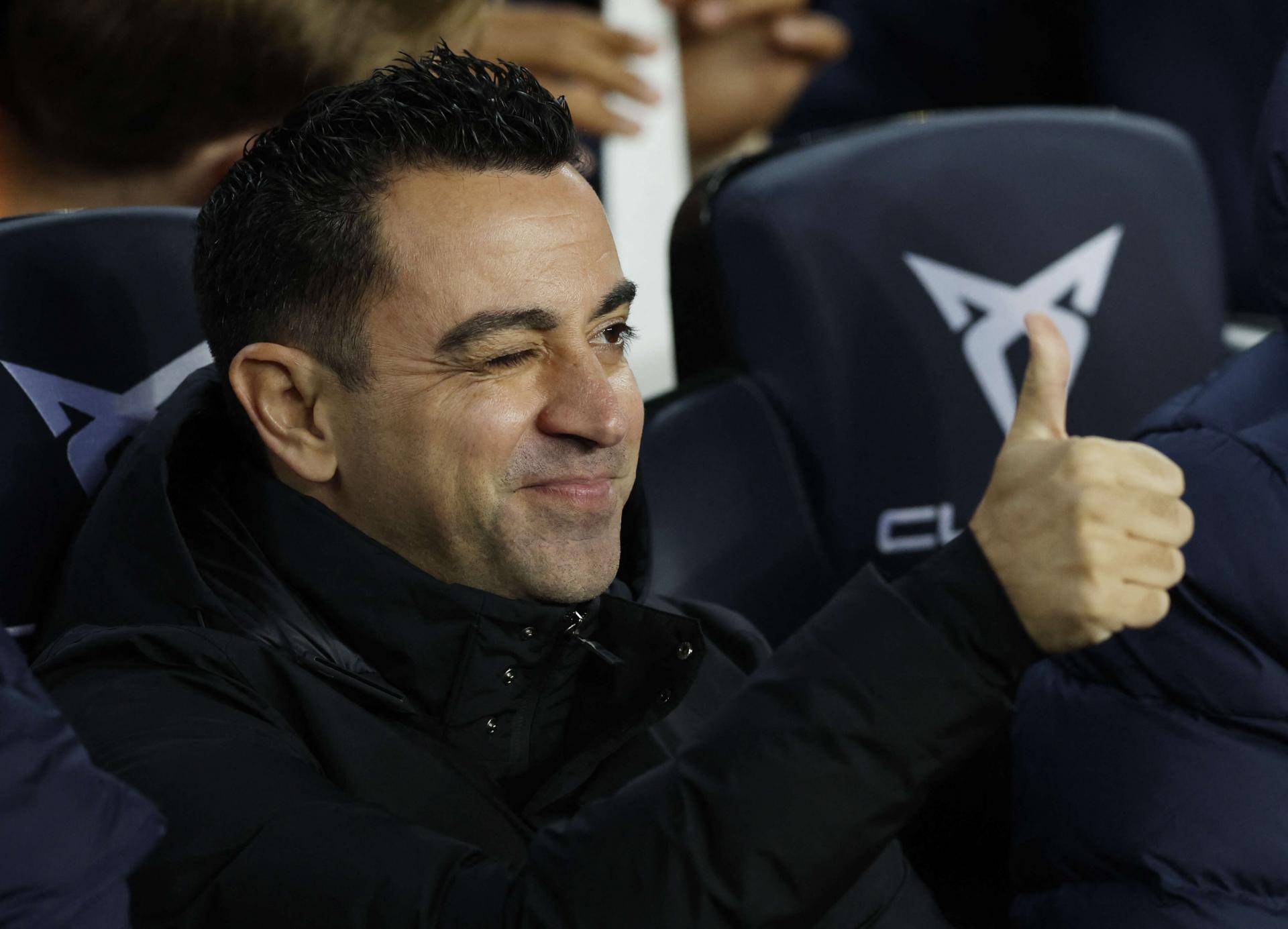 تشافي لقيادة برشلونة نحو التأهل