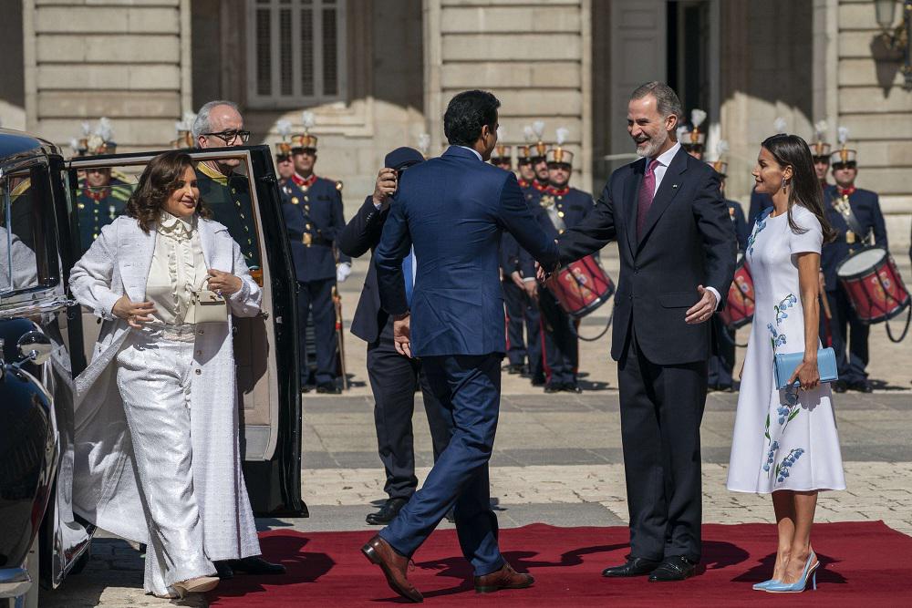 ملك اسبانيا فيليبي السادس كان في استقبال أمير قطر في أول زيارة دولة له لمدريد
