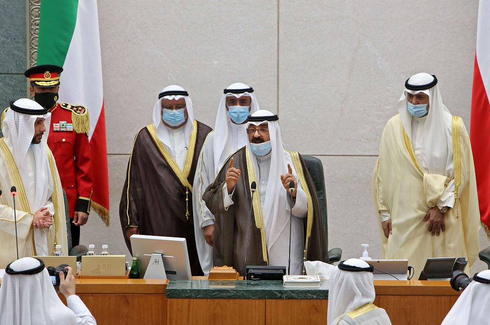 ولي العهد الكويتي يضع حدا لأشهر من الجمود السياسي