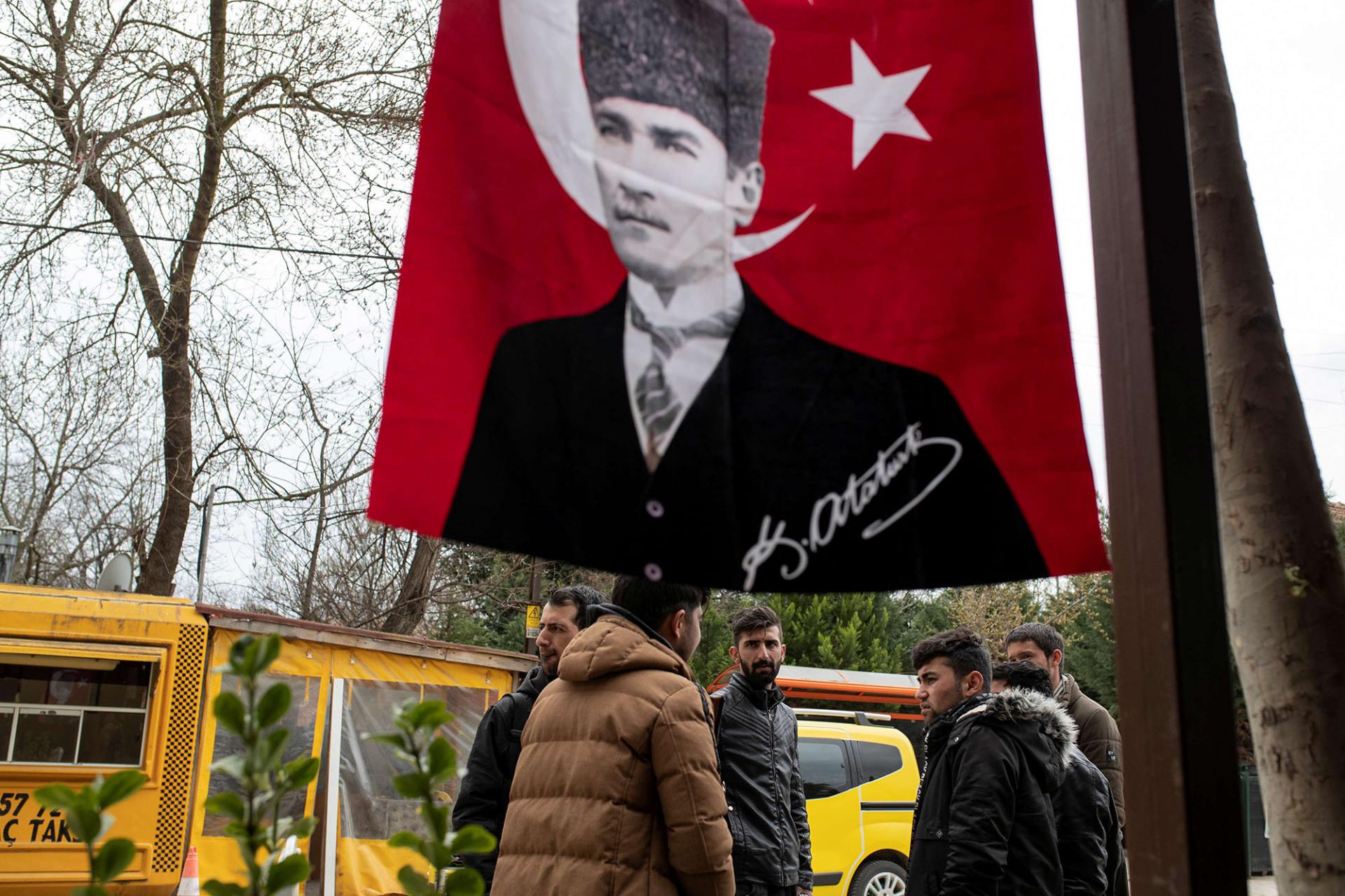 لا تزال ديمقراطية اتاتورك موضوع جدل في تركيا حتى الان