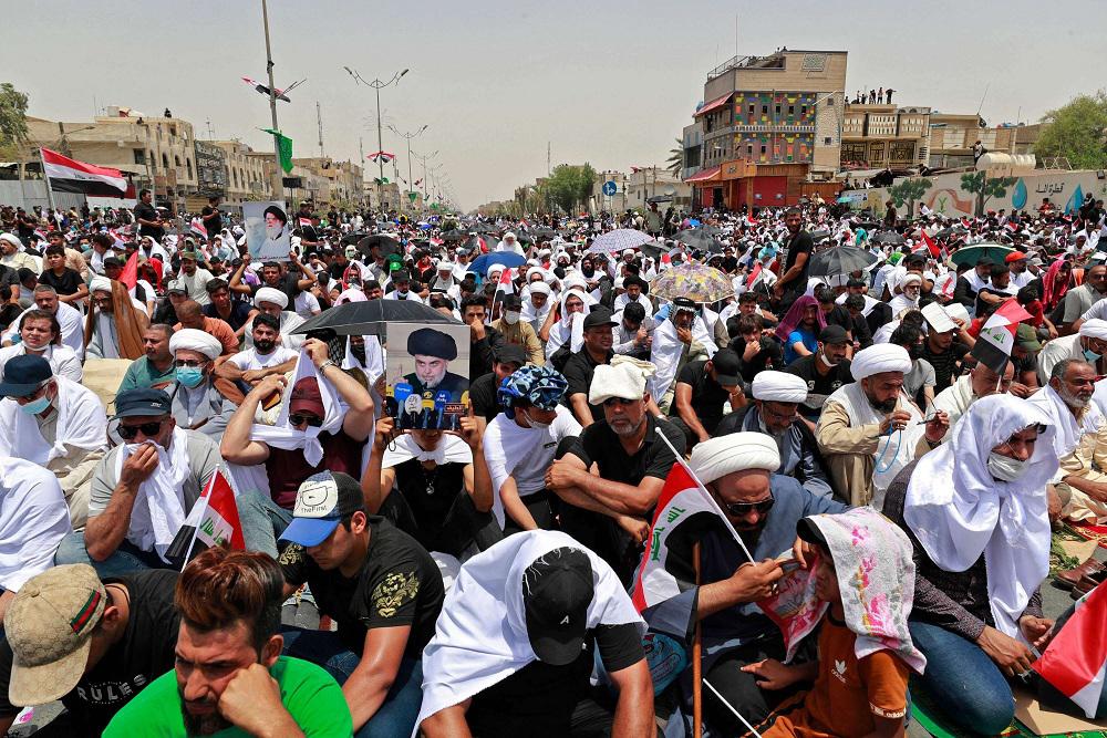 الصدر يحشد الشارع ضد خصومه السياسيين