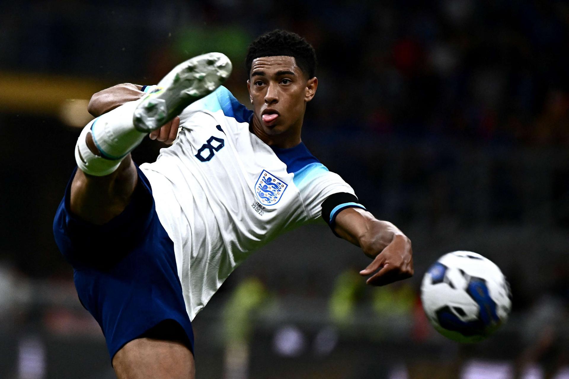  لاعب وسط 'الاسود الثلاثة' لديه قدرة فنية ويملك قدرات بدنية هائلة تمكنه من صنع الفارق