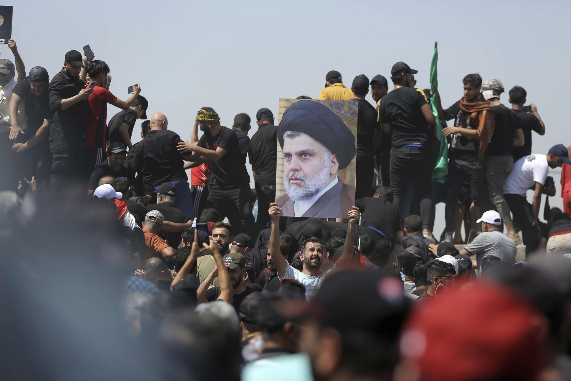 تقرير أميركي يدعو لدعم الصدر لتقويض قبضة إيران على العراق