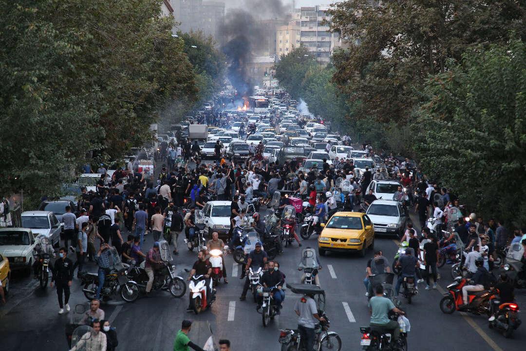 الاحتجاجات تتوسع نحو أكثر من 50  مدينة وبلدة إيرانية بما في ذلك العاصمة طهران