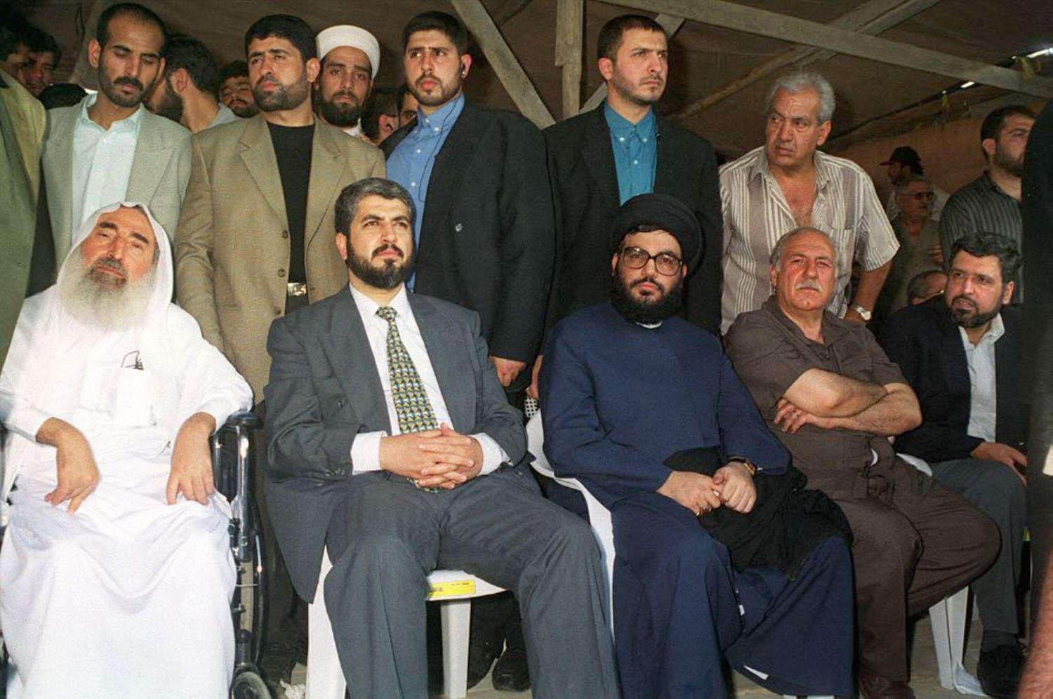 قادة فلسطينيون ولبنانيون في مخيم اليرموك في دمشق