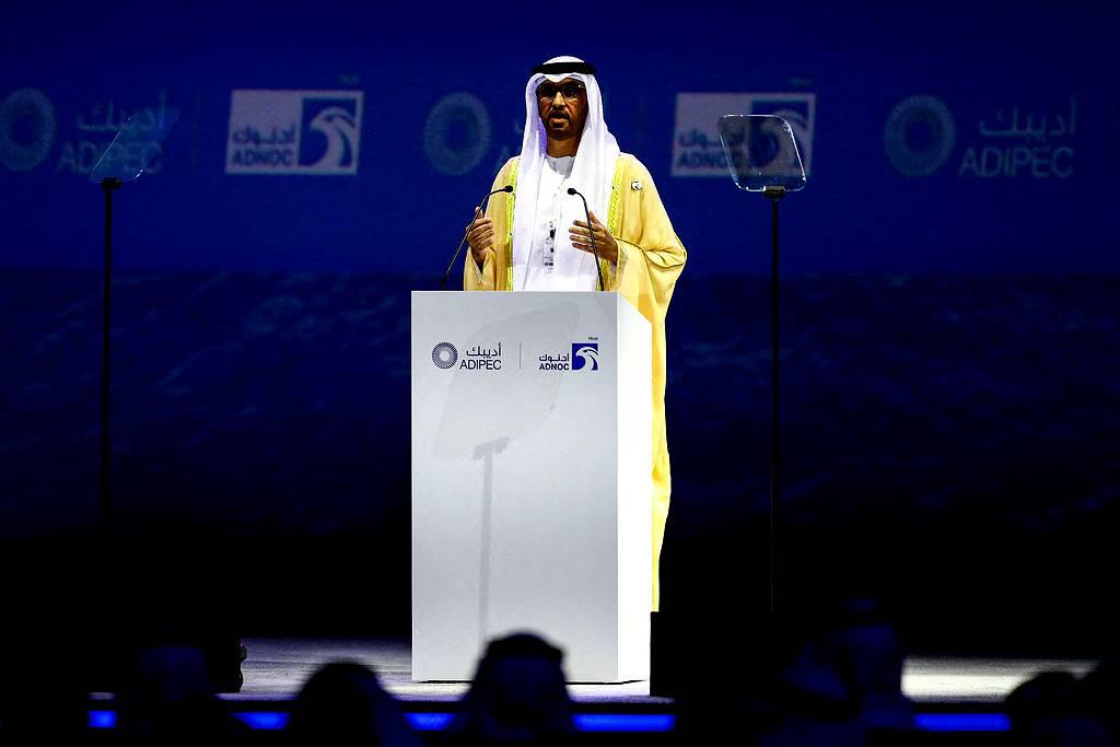 الجابر يشدد على الاستثمار في النمو الاقتصادي والاجتماعي المستدام