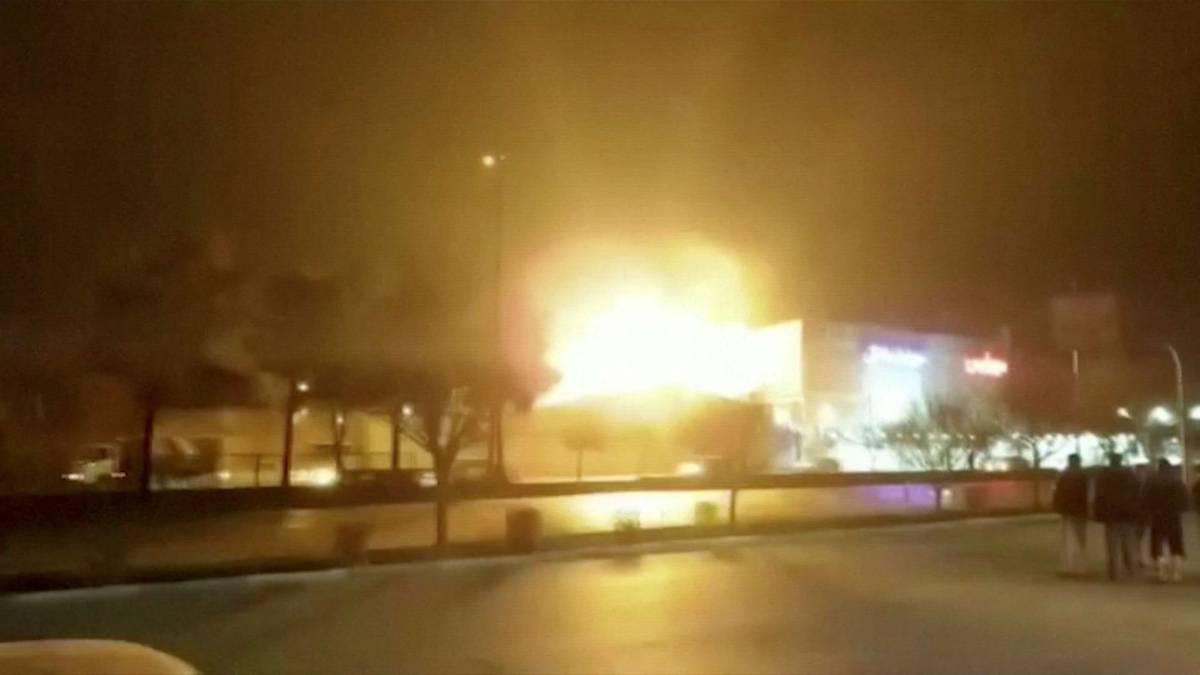 انفجارات في منشأة عسكرية إيرانية في أصفهان بعد هجوم لمسيرات