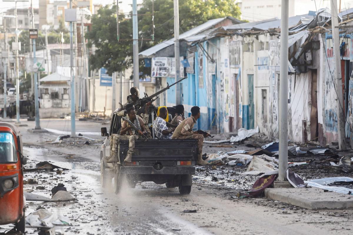 الرئيس الصومالي طالب بوقف القتال في بونتلاند والعودة الى المفاوضات