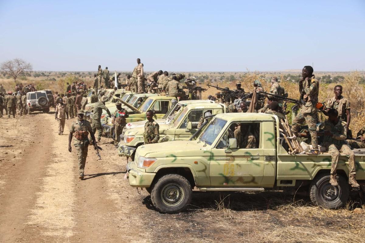 الجيش السوداني يعيد نشر قواته لحماية مواقعه في كادقلي