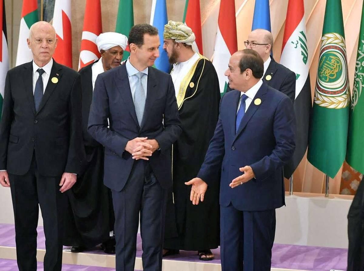 الرئيس السوري بشار الأسد بين الرئيسين المصري عبدالفتاح السيسي والتونسي قيس سعيد