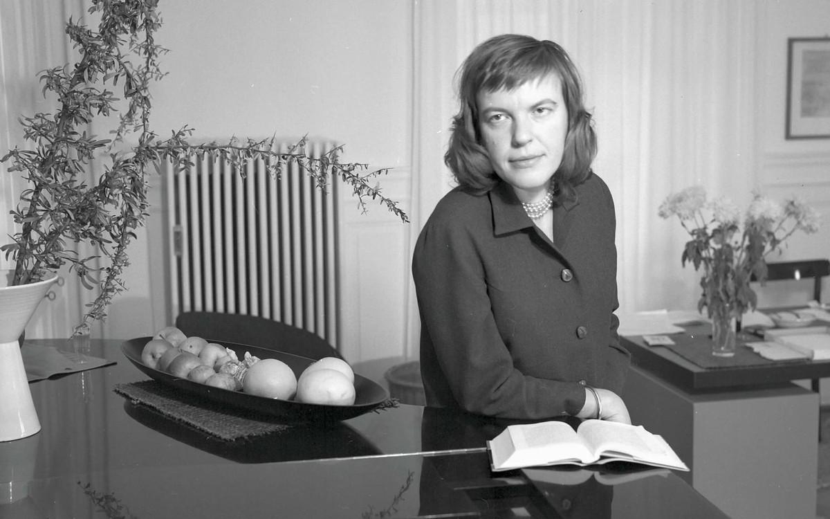 الشاعرة النمساوية الشهيرة إنجبورج باخمان 