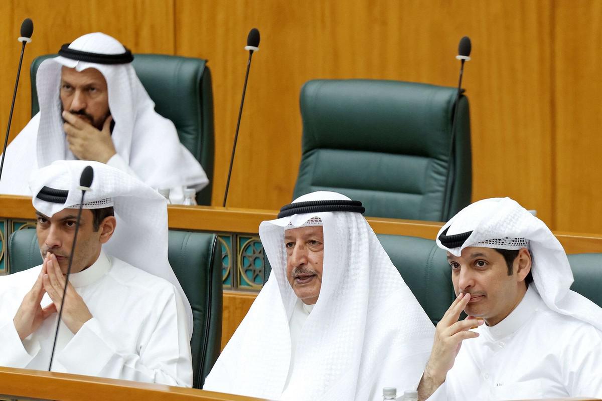 نواب المعارضة بالمرصاد للحكومة الكويتية