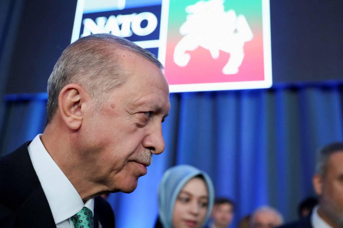 الرئيس التركي رجب طيب أردوغان في اجتماع الناتو