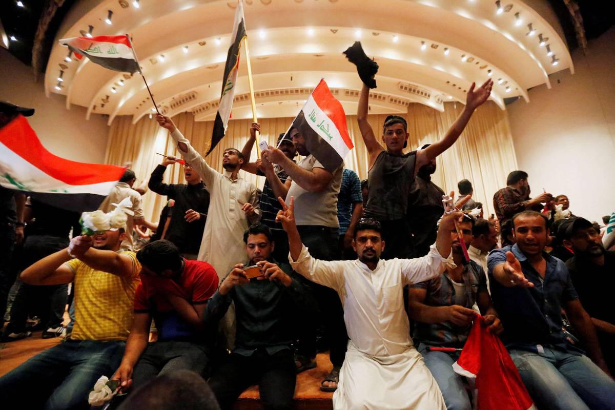 ناشطون صدريون في البرلمان العراقي