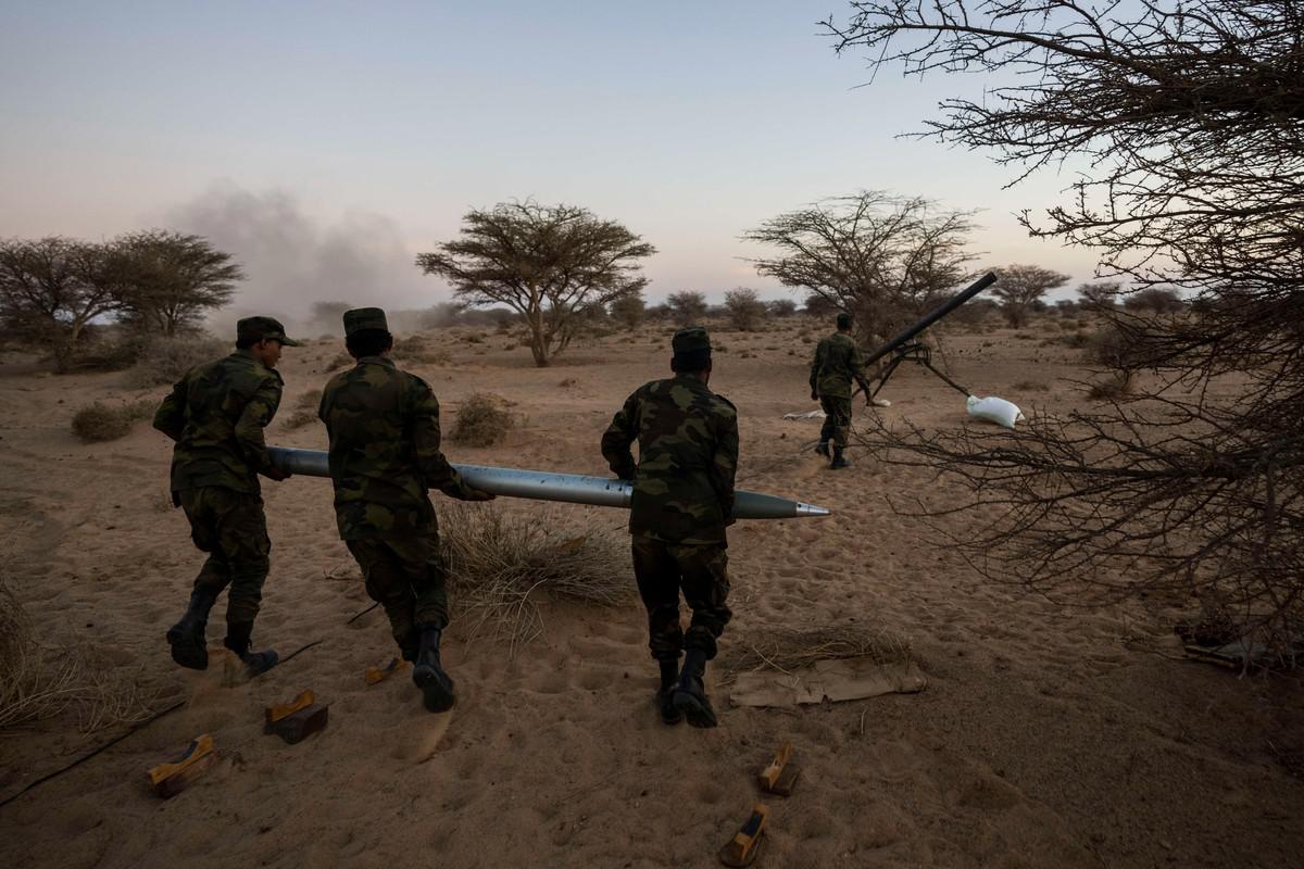 استهداف عشوائي لمنطقة مأهولة بالسكان ما يمثل جريمة حرب