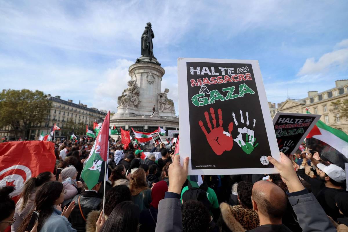 فلسطينيون يتظاهرون وسط باريس ضد الهجوم الإسرائيلي على غزة