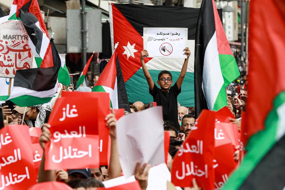 أردنيون يتظاهرون ضد العلاقة مع إسرائيل