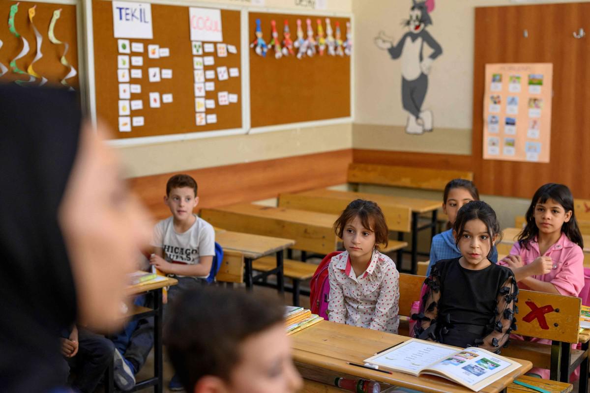 المدارس التركية تعود إلى الوراء  
