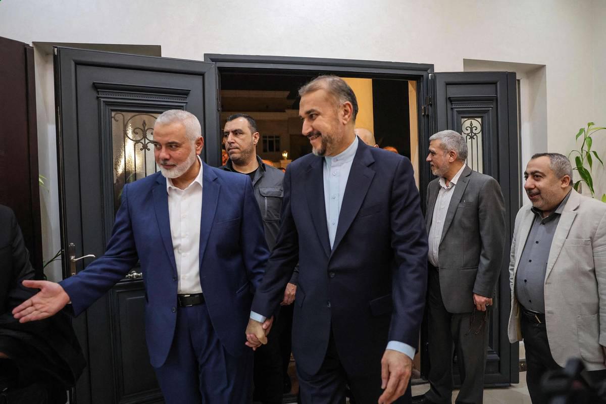 زعيم حماس إسماعيل هنية يستقبل وزير الخارجية الإيراني حسين أمير عبداللهيان في مقر إقامته في الدوحة