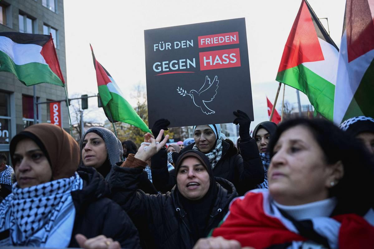 تظاهرة لناشطين فلسطينيين في برلين ضد الحرب في غزة