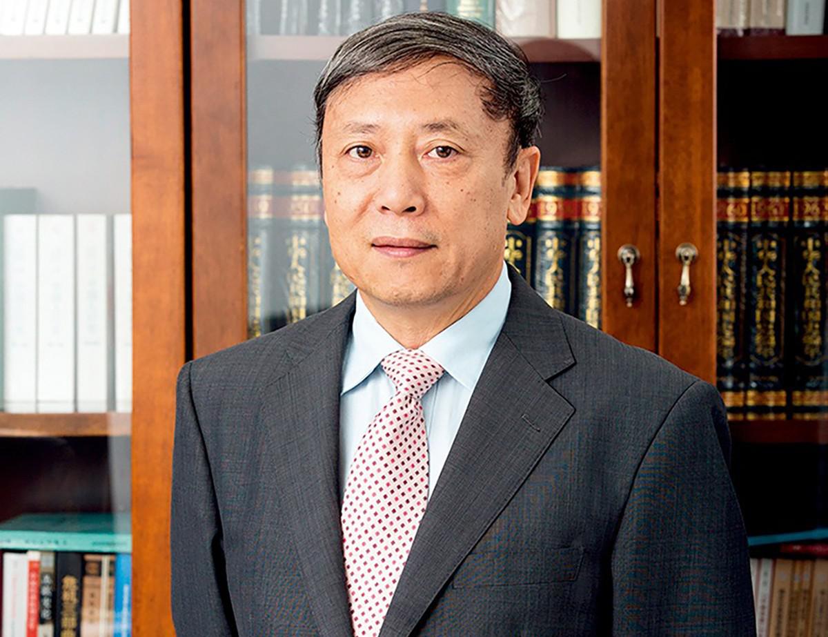 البروفيسور تساي فانغ