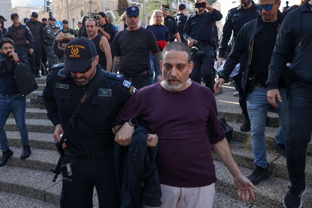 عائلات المحتجزين الإسرائيليين تصعّد احتجاجاتها مطالبة بعقد مؤتمر دولي 