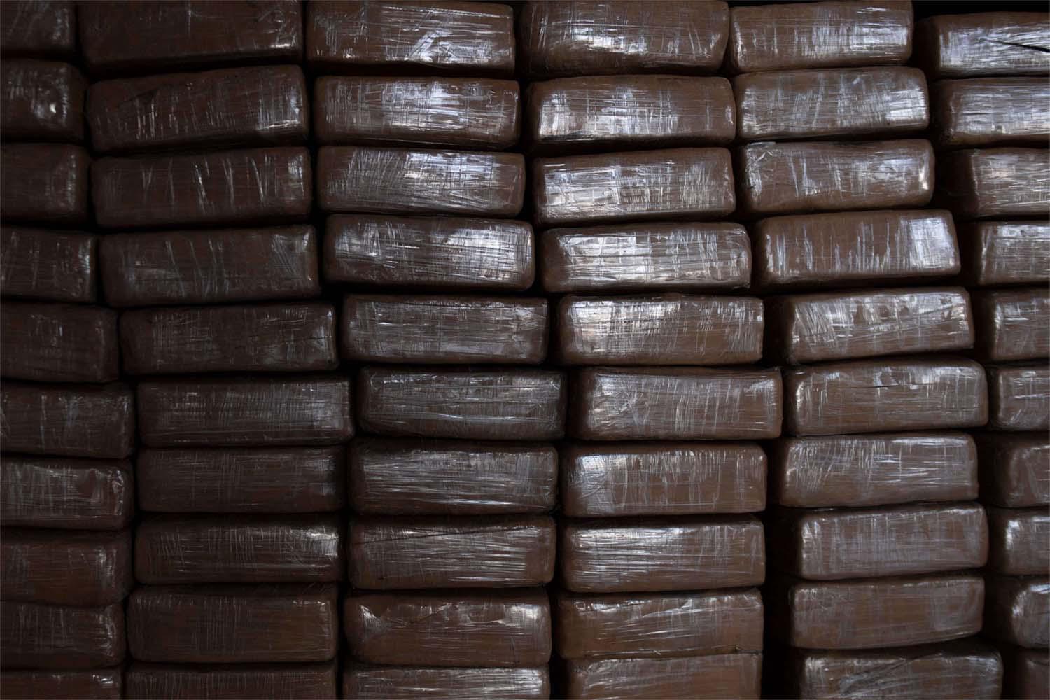 The 64 packages of cocaine and the detainees were then taken to the port of La Luz, in Las Palmas 