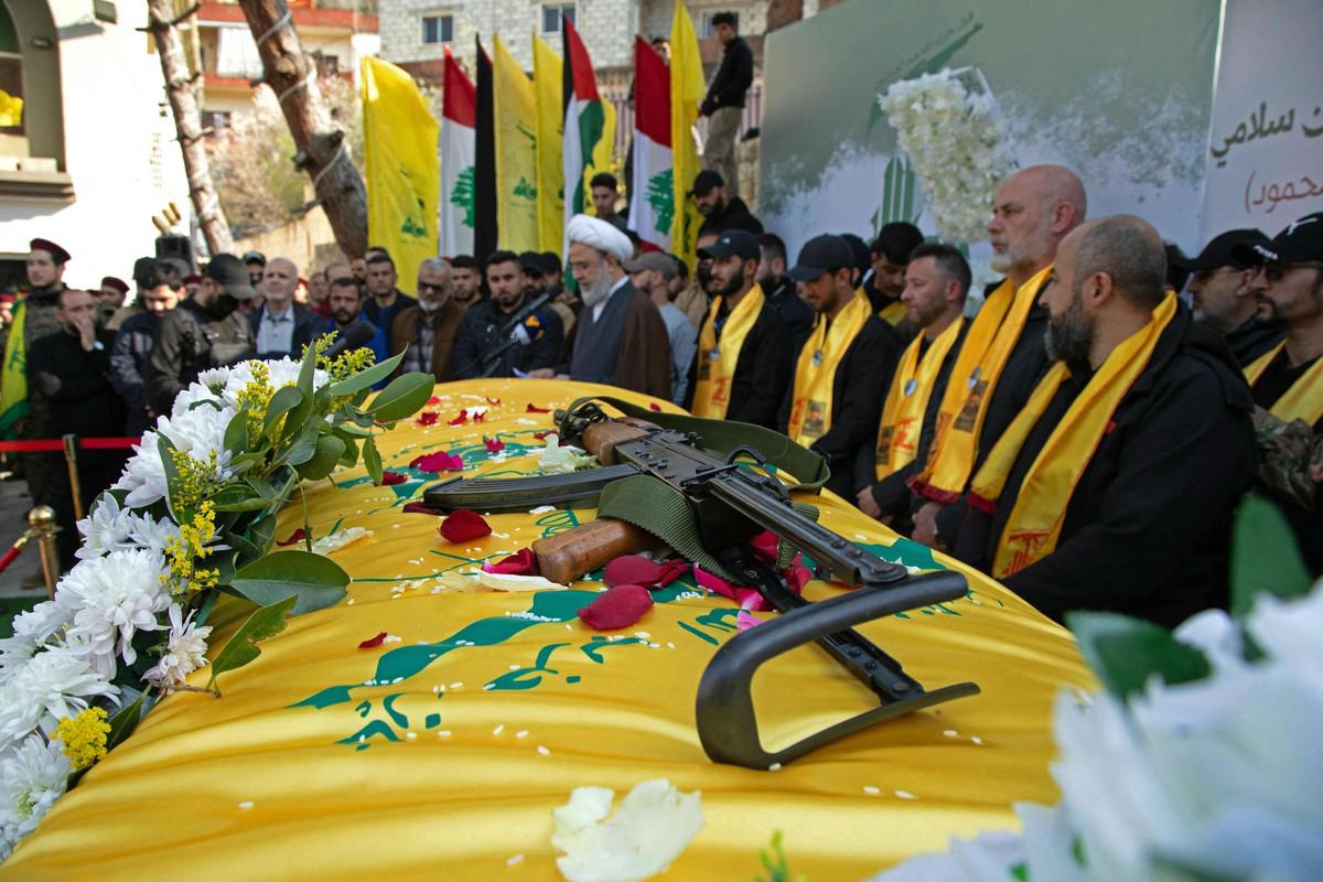حزب الله يبحث عن مخرج من المواجهة مع إسرائيل 