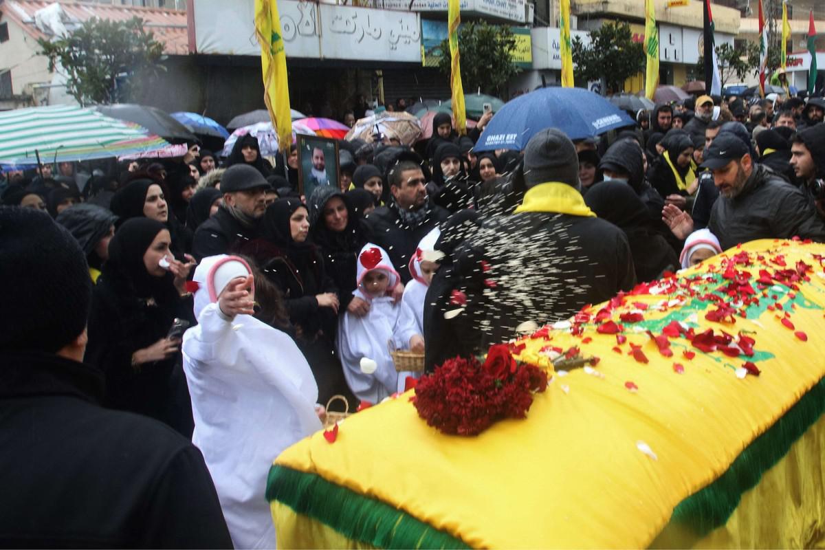 تساؤلات كبيرة بشأن استهداف قادة حزب الله